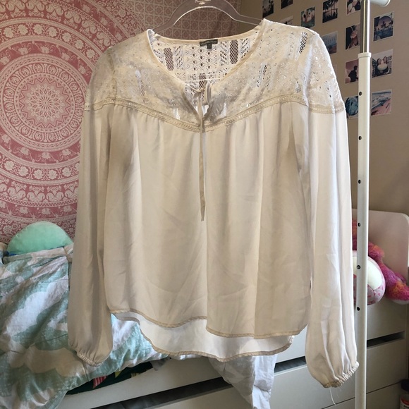 😈Charlotte Russe😈 white blouse with front tie - Picture 2 of 2